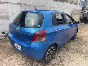 Toyota Vitz 1.5 FWD 5dr 2010 Blue