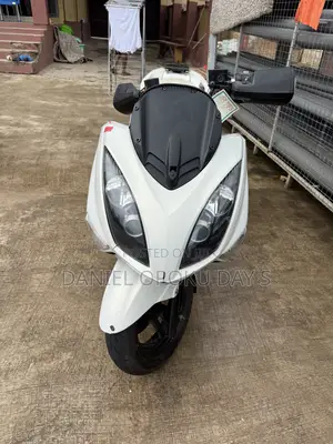 Yamaha Majesty 2021 White
