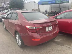 Toyota Corolla LE 4dr Sedan (1.8L 4cyl CVT) 2015 Red