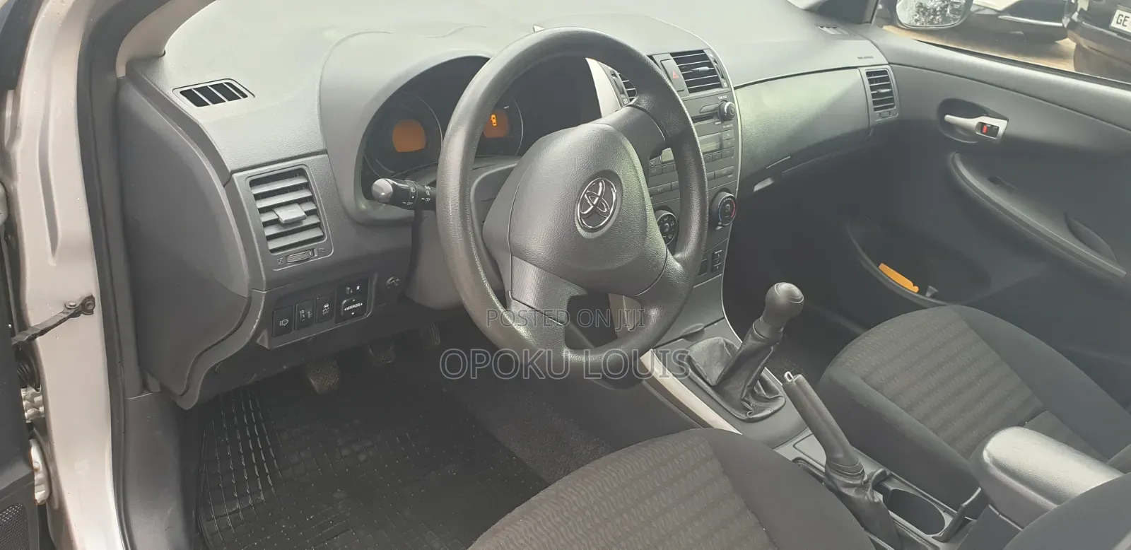 Toyota Corolla 2010 White