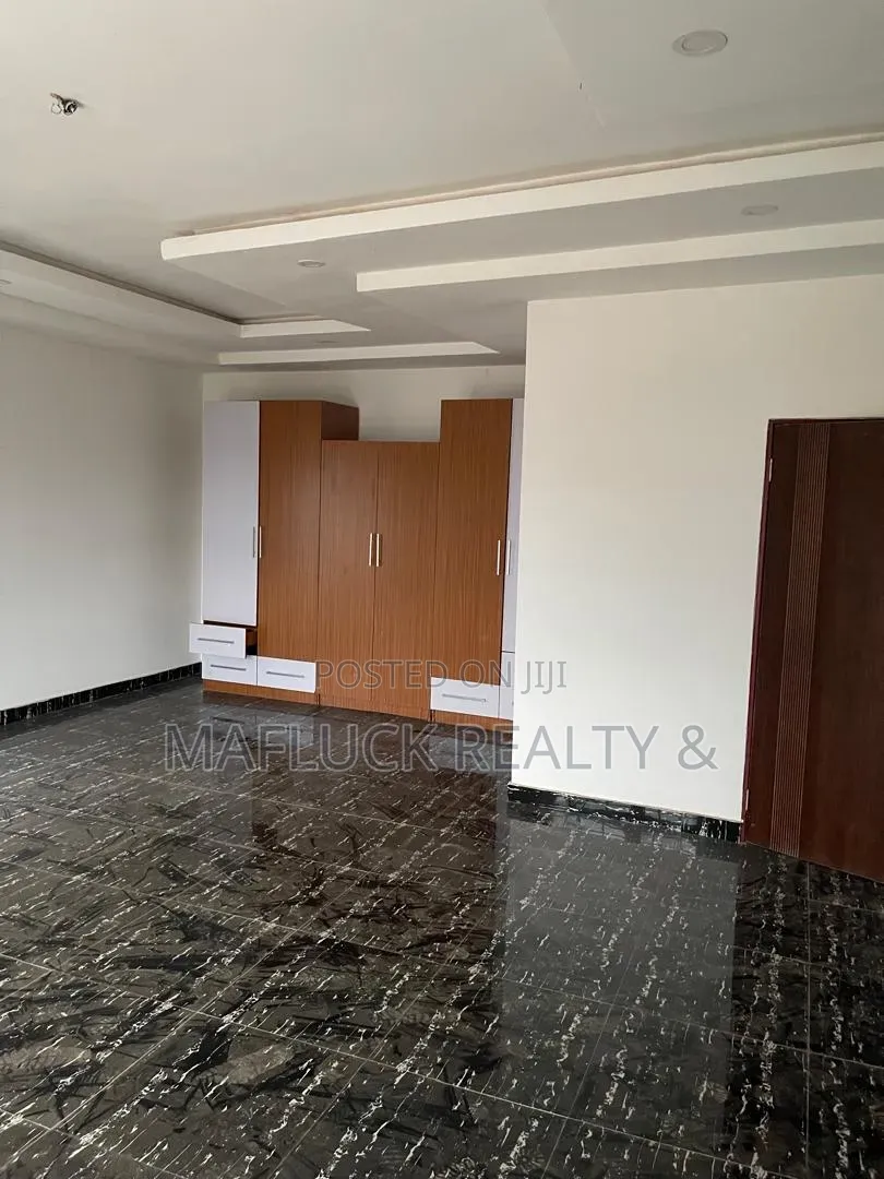 4bdrm House in Lakeside Estate, Ashaley Botwe for rent