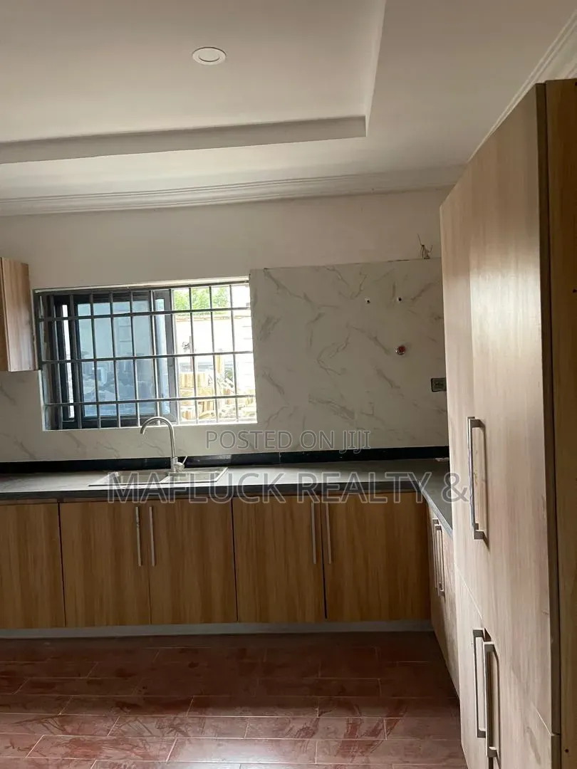 4bdrm House in Lakeside Estate, Ashaley Botwe for rent