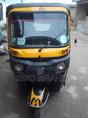 Bajaj RE 2021 Black
