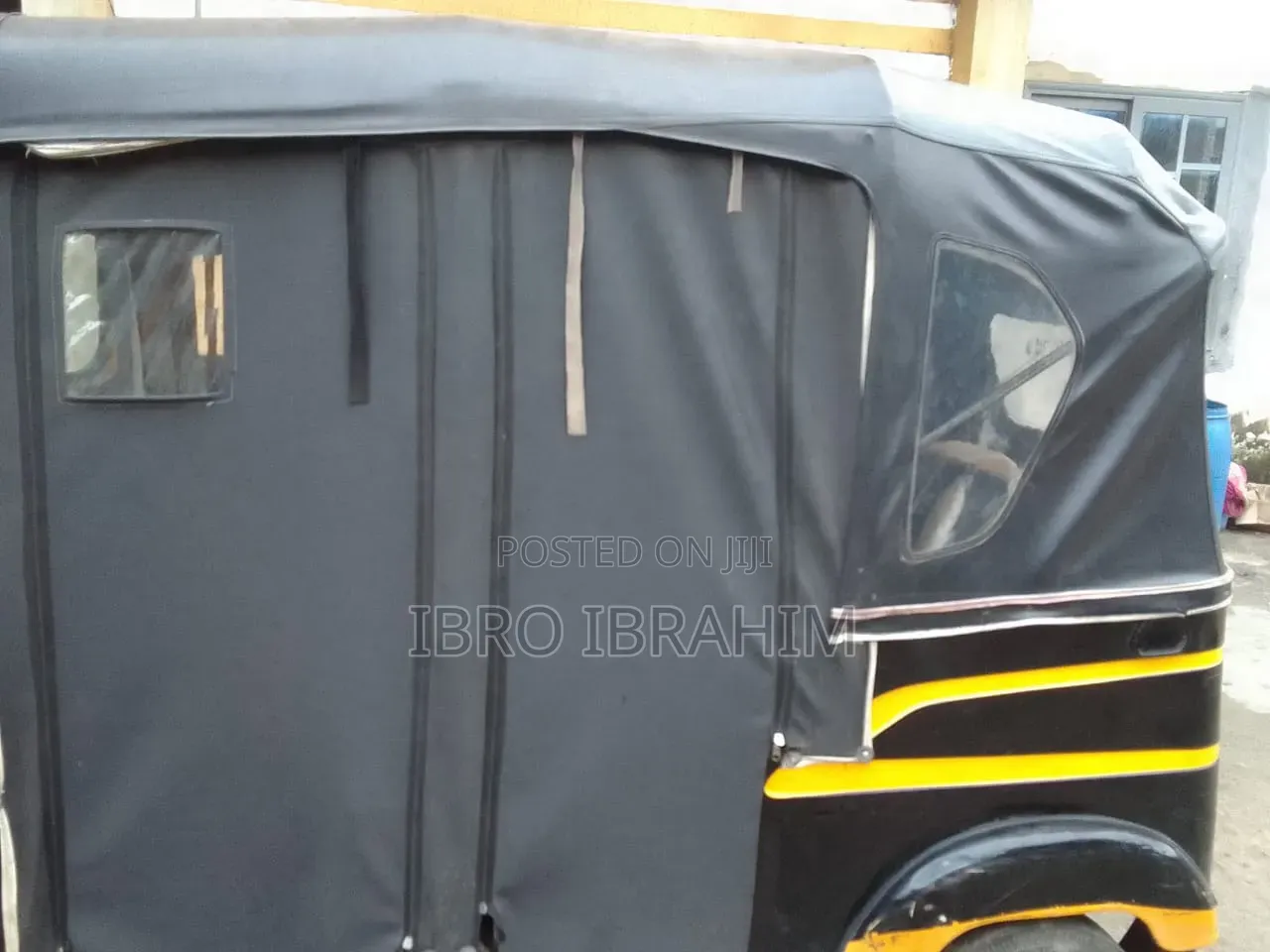 Bajaj RE 2021 Black