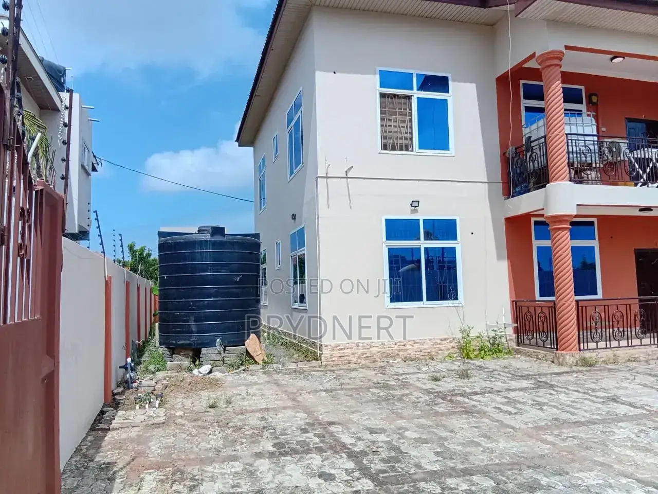 3bdrm Apartment in Savava C25, Tema Metropolitan for rent