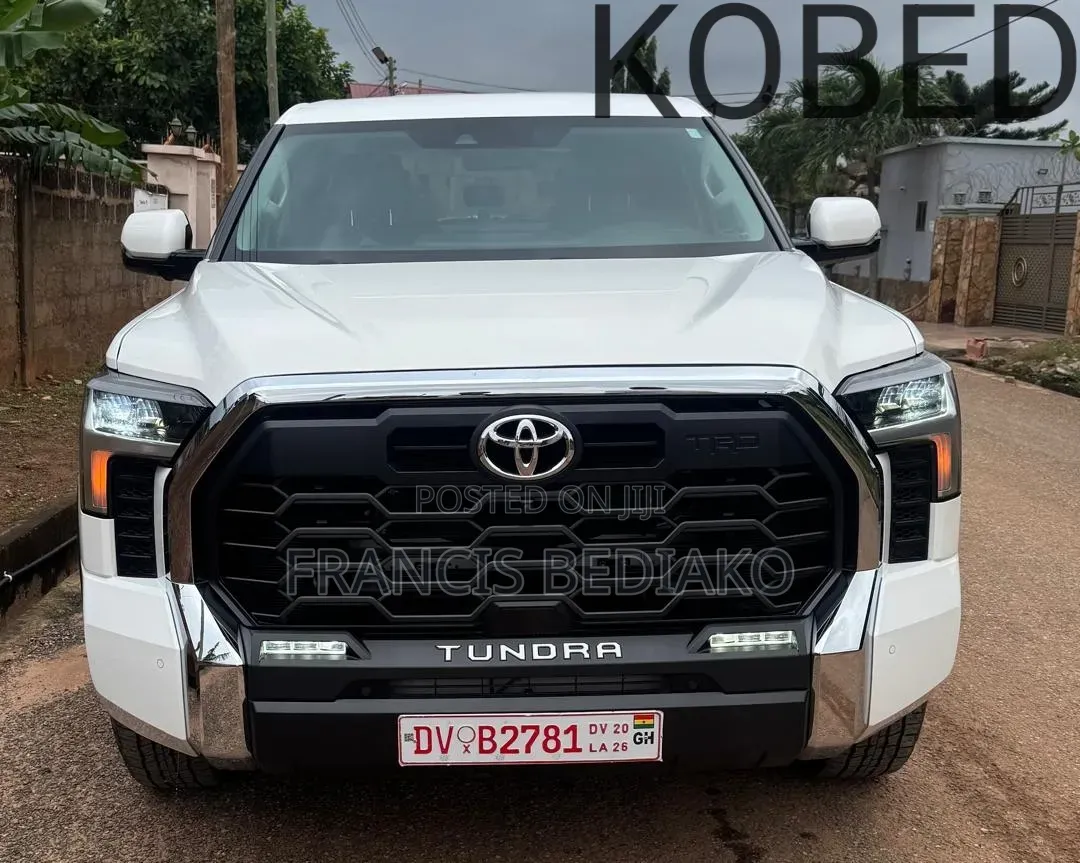 Toyota Tundra 2022 White