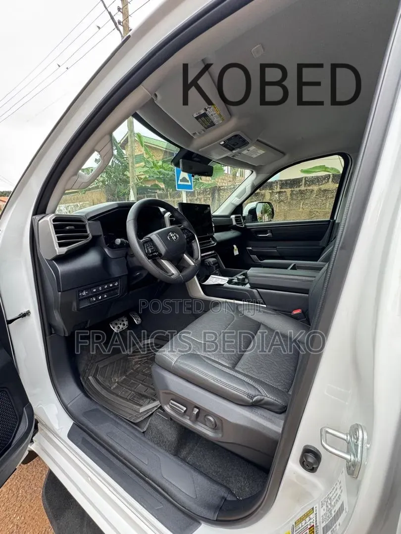 Toyota Tundra 2022 White