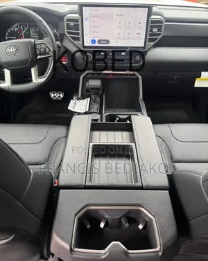 Toyota Tundra 2022 White