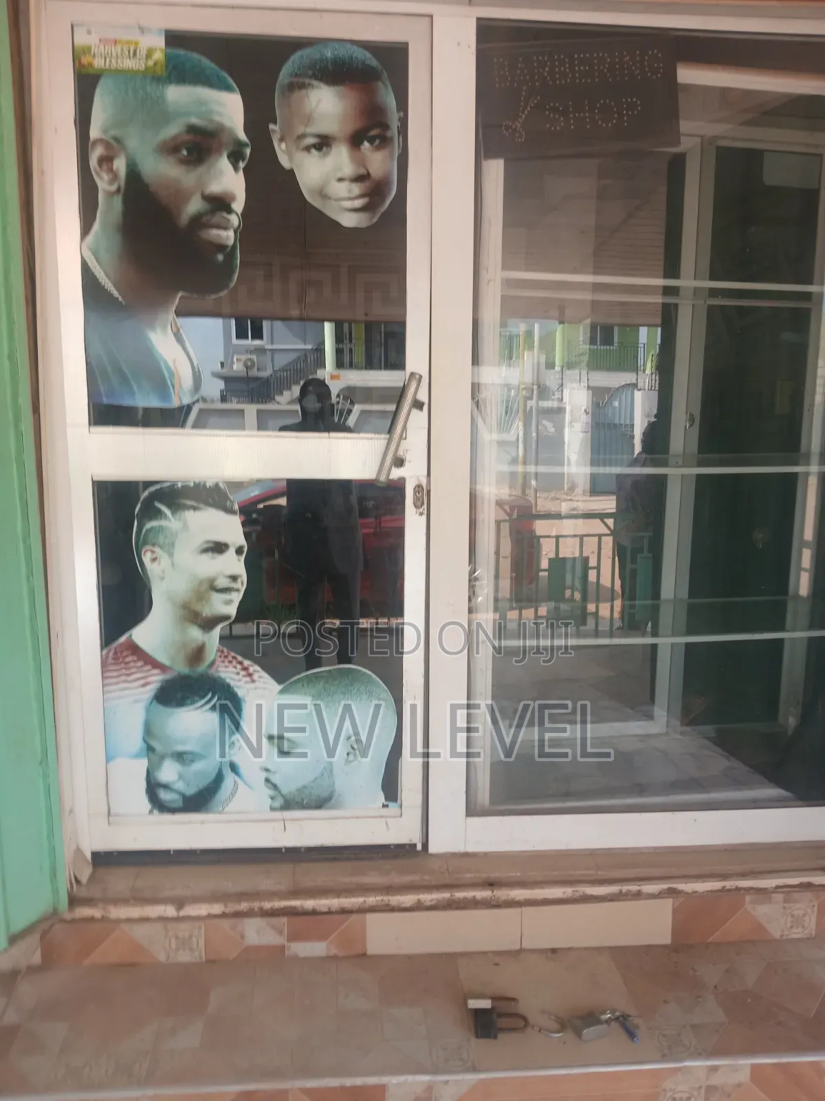 Barbaring Saloon for Rent