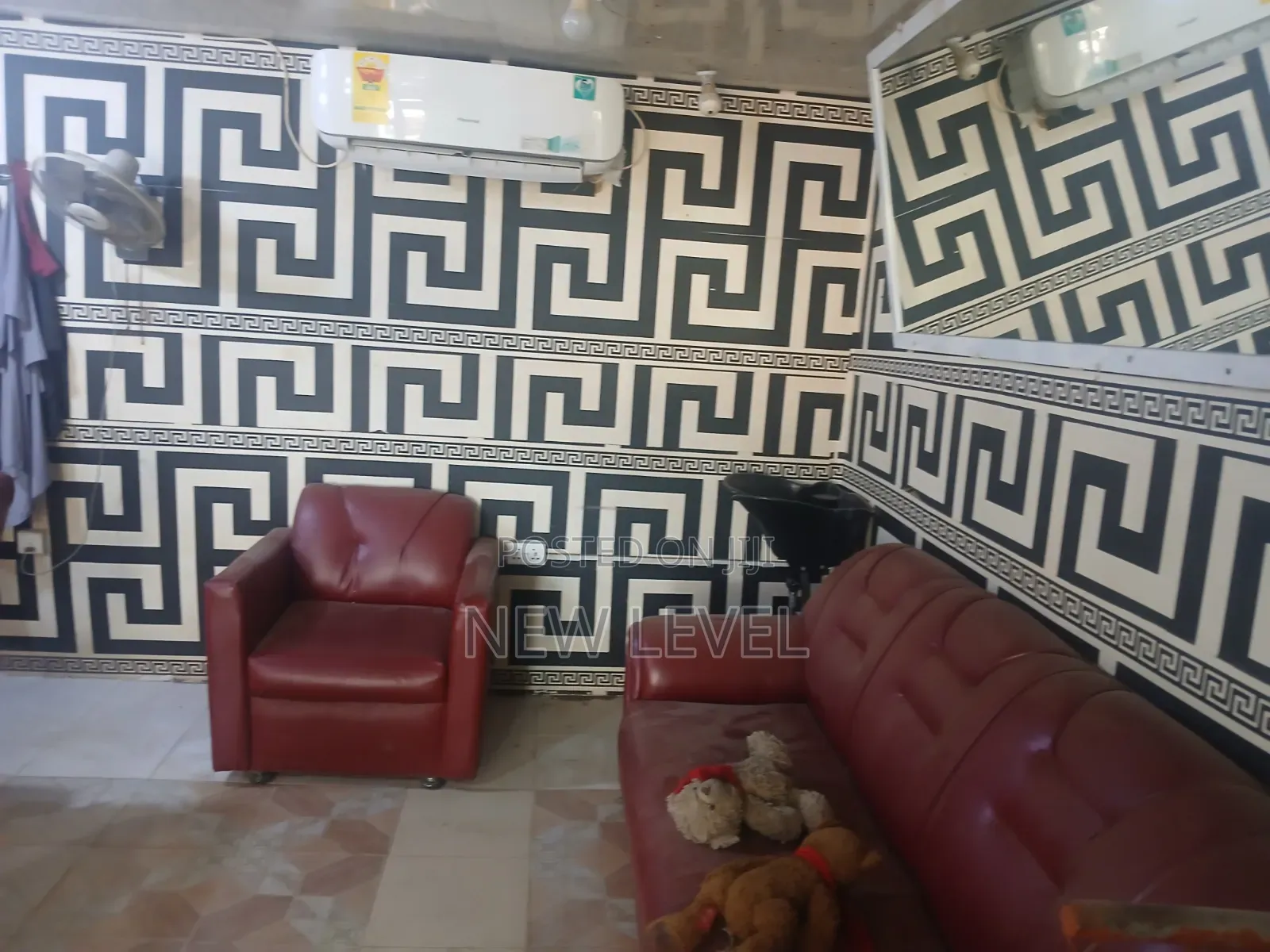 Barbaring Saloon for Rent