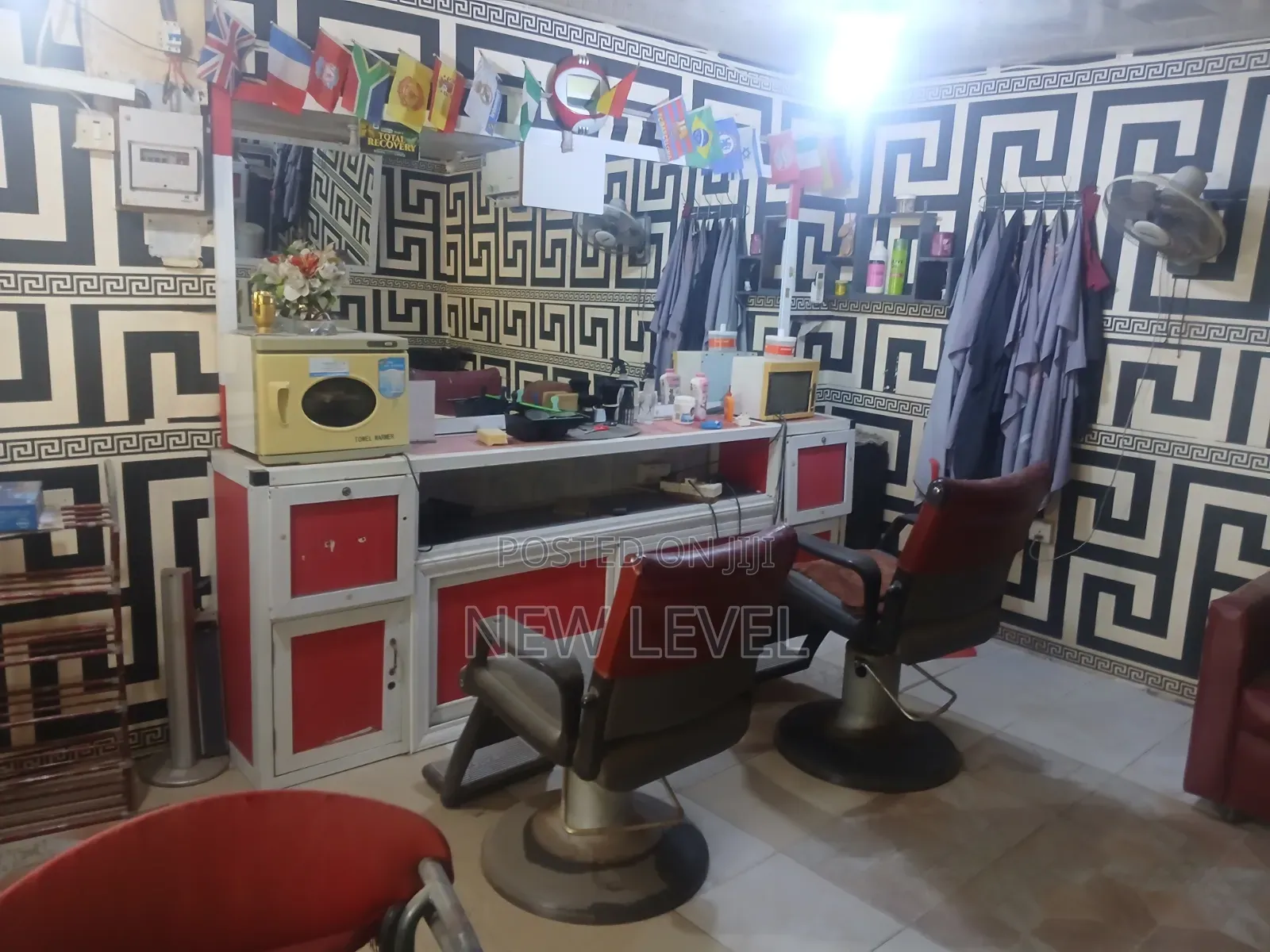 Barbaring Saloon for Rent