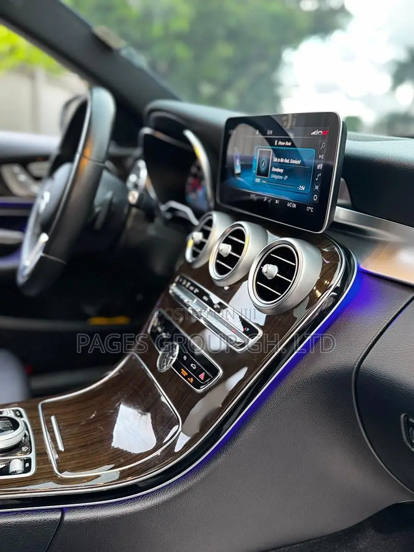 Mercedes-Benz C300 2020 White