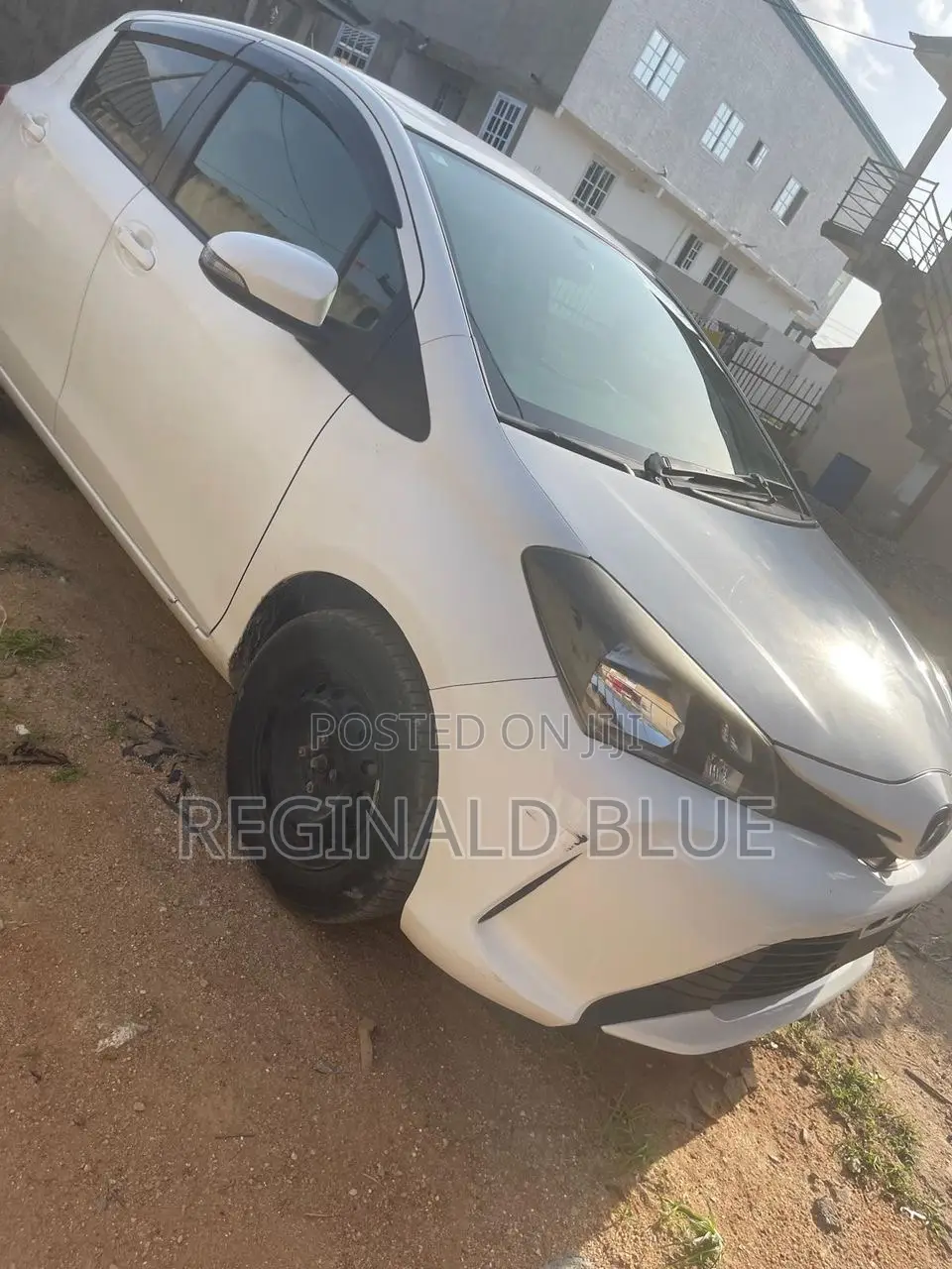 Toyota Vitz 1.3 FWD 5dr 2014 White