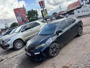 Toyota Corolla SE 4dr Sedan (1.8L 4cyl CVT) 2017 Black