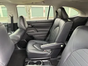 Toyota Highlander XLE AWD 2023 Gray