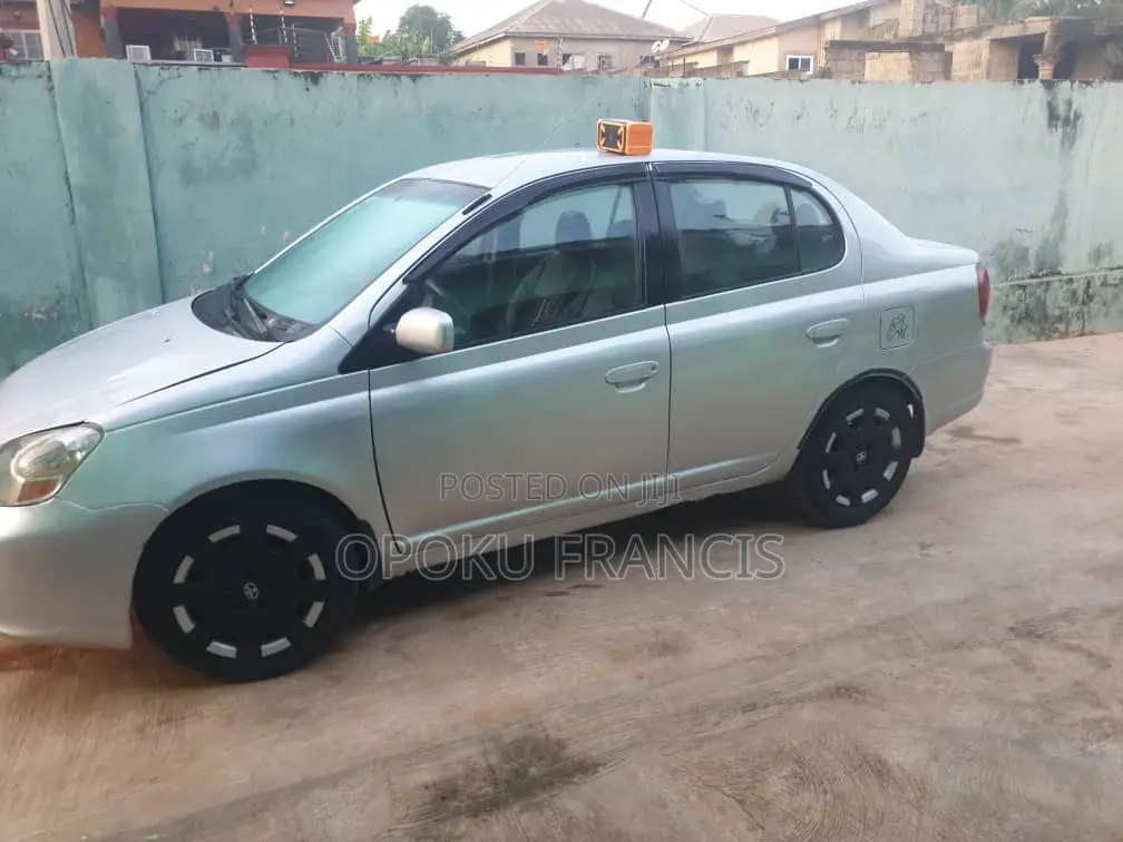 Toyota Echo Sedan 2005 Silver