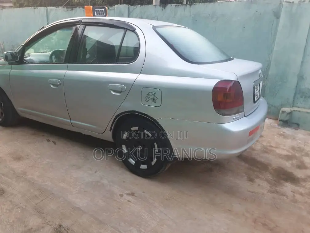 Toyota Echo Sedan 2005 Silver