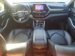 Toyota Highlander XLE AWD 2023 Gray