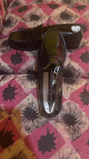 New Weejuns Genuine Leather Penny Loafers UK 9 - Black