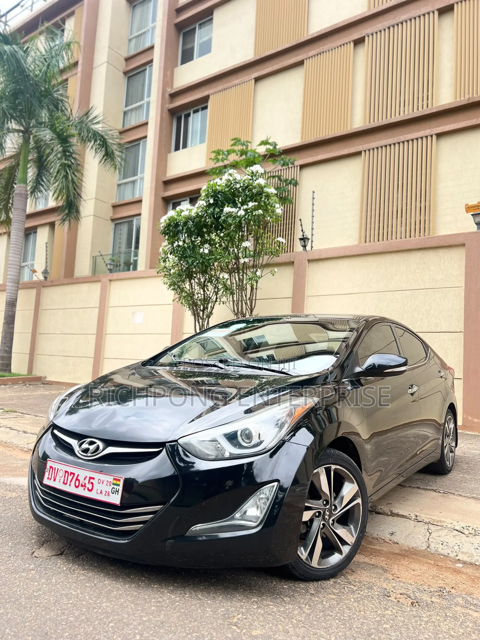 Hyundai Elantra Limited Sedan FWD (1.8L 4cyl 6A) 2013 Black