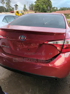 Toyota Corolla 2016 Red