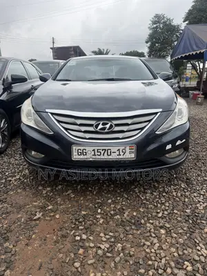 Hyundai Sonata Limited 2.0T Sedan (2.0L 4cyl 6A) 2012 Gray