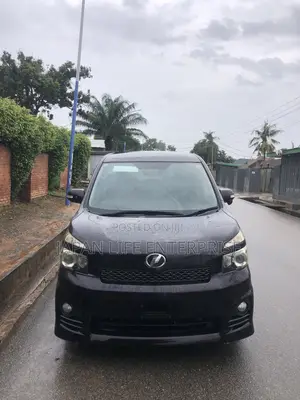 Toyota Voxy 2010 Burgundy