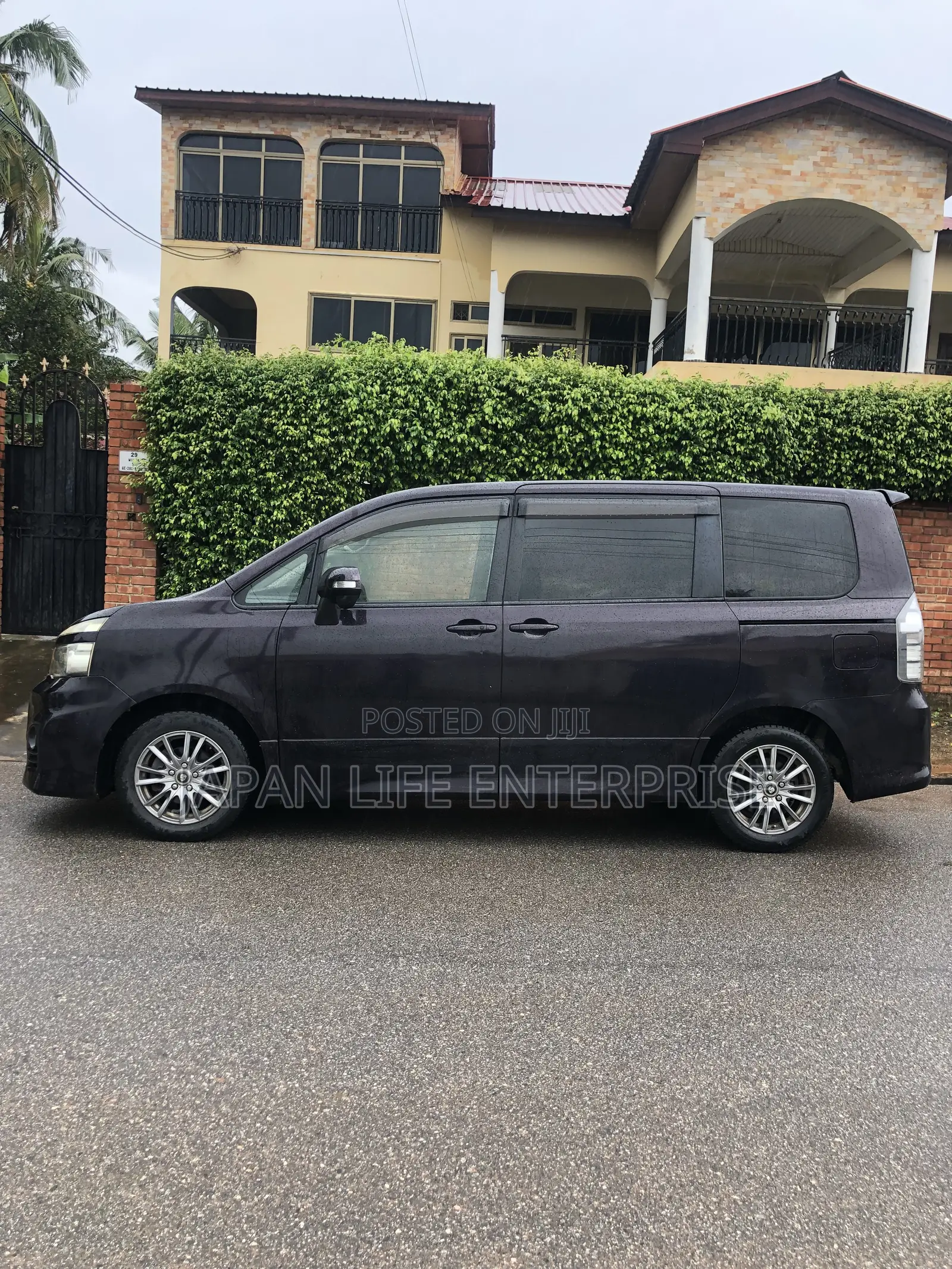 Toyota Voxy 2010 Burgundy