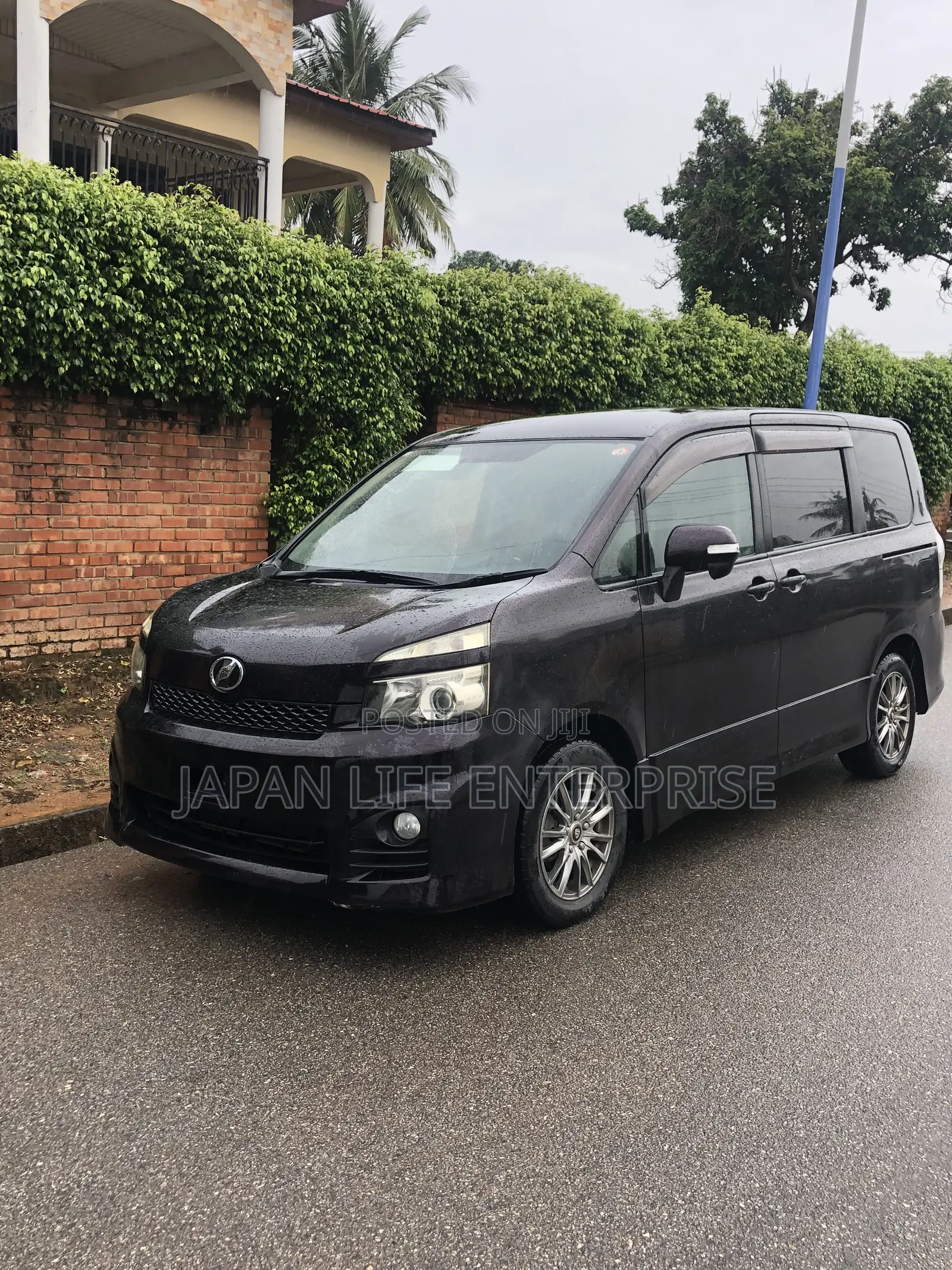 Toyota Voxy 2010 Burgundy