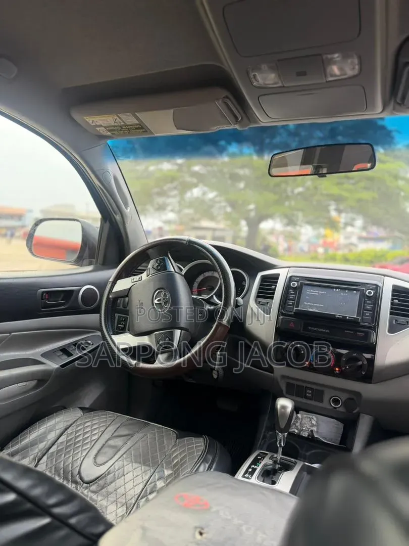 Toyota Tacoma 2015 Gray