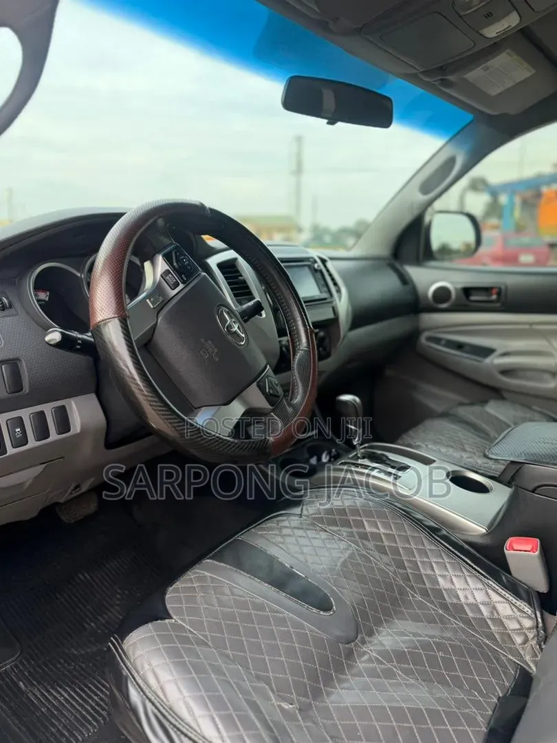 Toyota Tacoma 2015 Gray