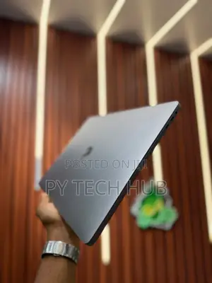Laptop Apple MacBook Pro 2019 16GB Intel Core i7 SSD 500GB