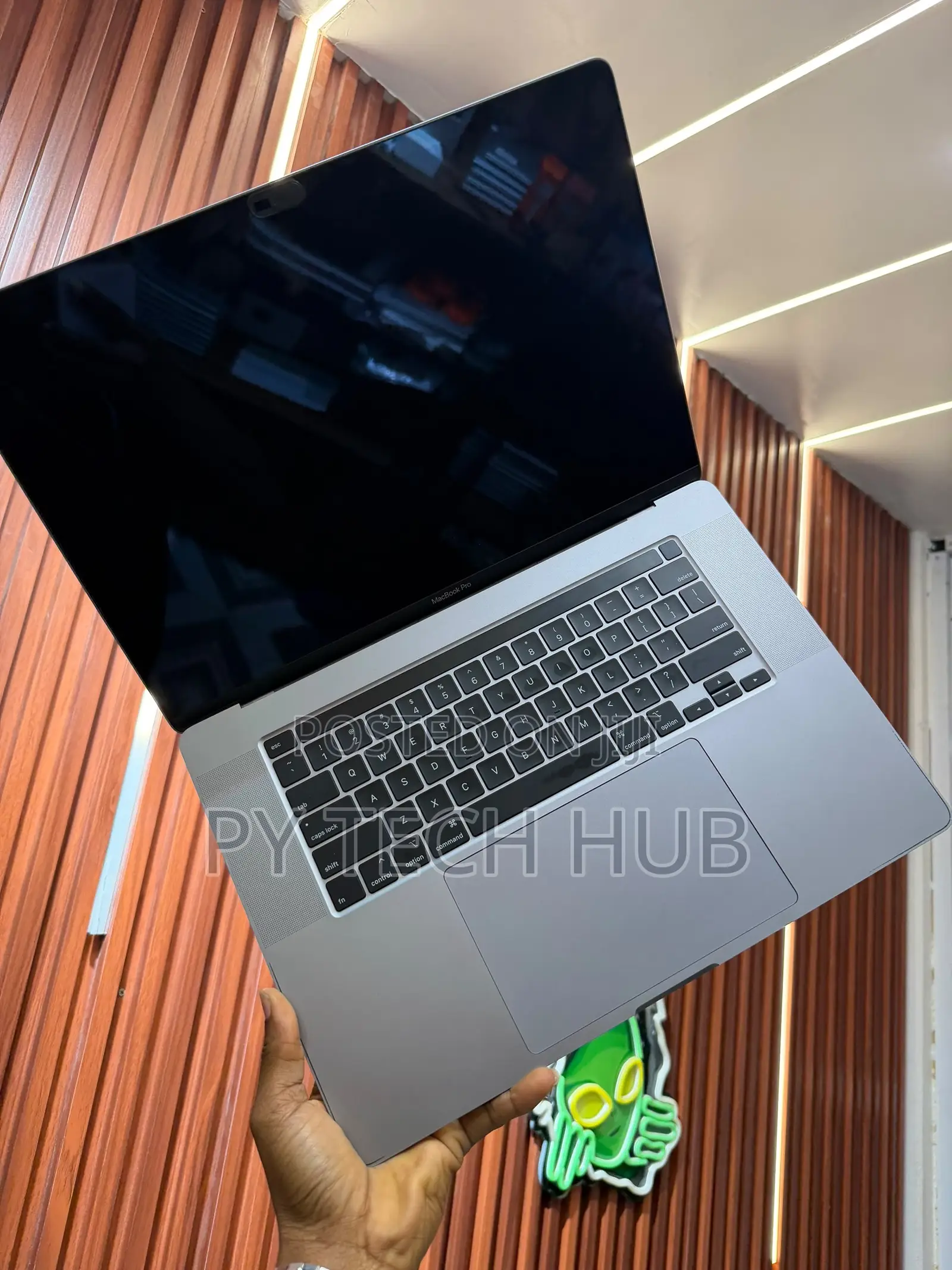 Laptop Apple MacBook Pro 2019 16GB Intel Core i7 SSD 500GB