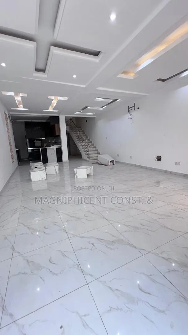 5bdrm Mansion in Ogbojo, East Legon for sale