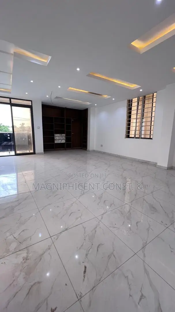 5bdrm Mansion in Ogbojo, East Legon for sale