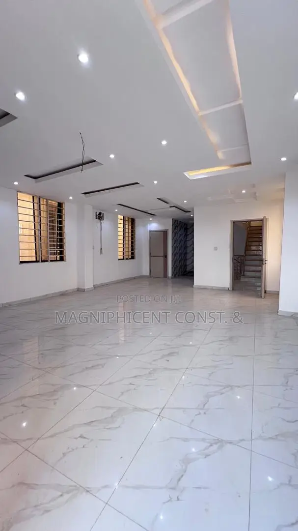 5bdrm Mansion in Ogbojo, East Legon for sale