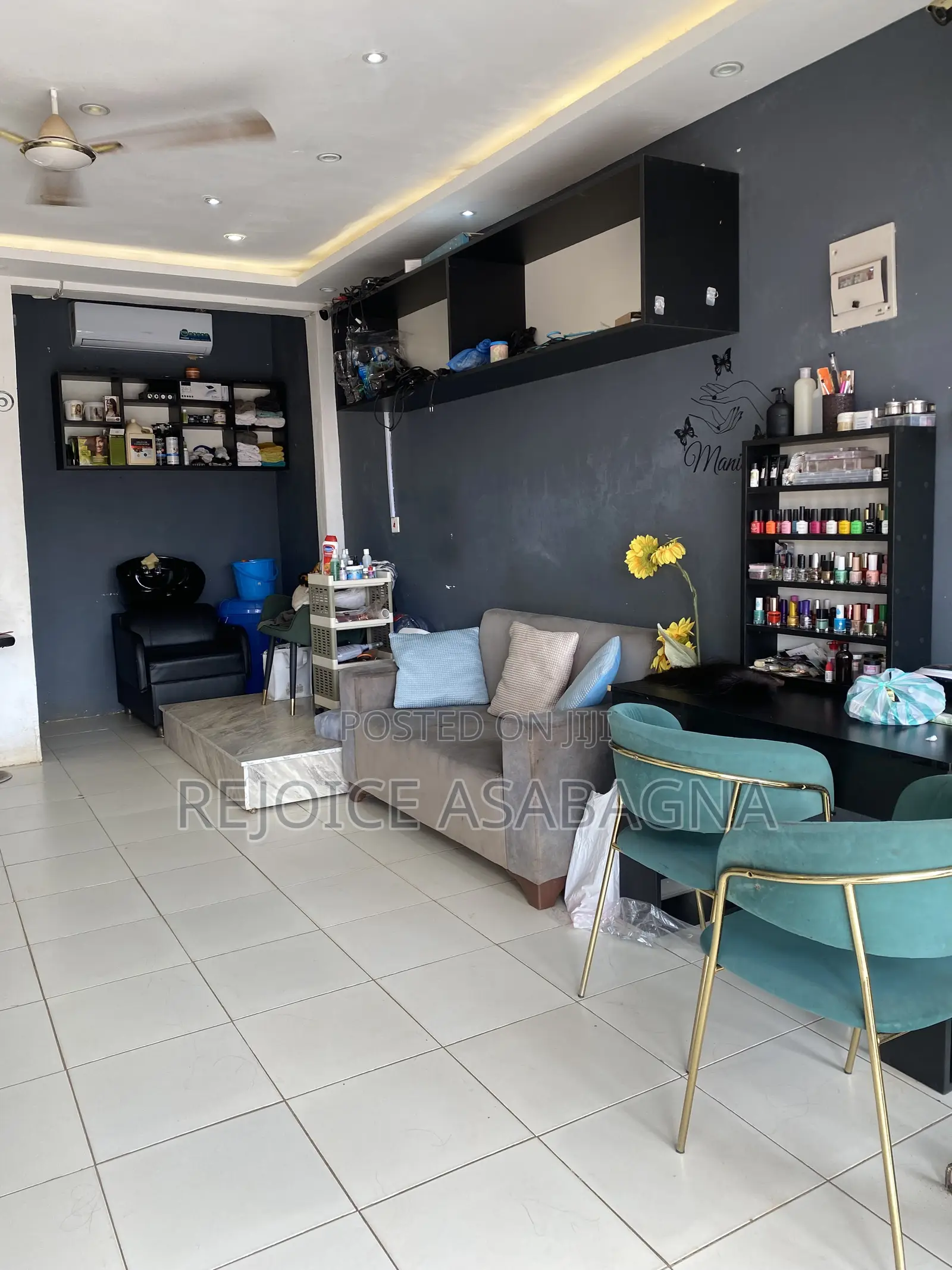Unisex Salon for Sale