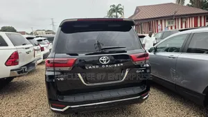 Toyota Land Cruiser 2016 Black