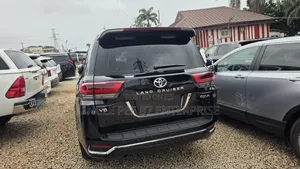 Toyota Land Cruiser 2016 Black