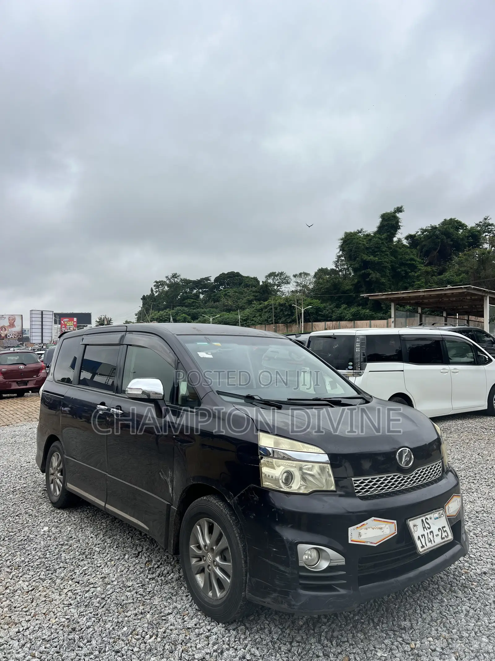 Toyota Voxy 2013 Brown
