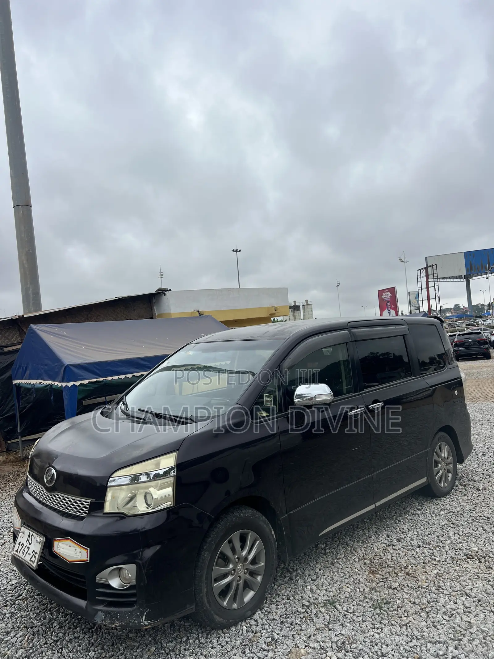 Toyota Voxy 2013 Brown