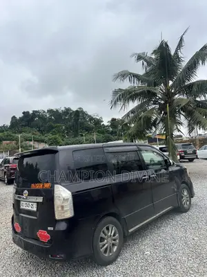Toyota Voxy 2013 Brown