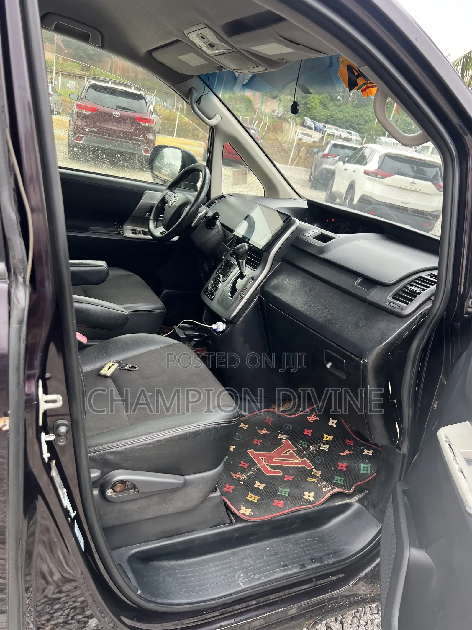 Toyota Voxy 2013 Brown