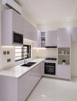 3bdrm House in 3 Bedroom Semi, Lake Side Estate for sale