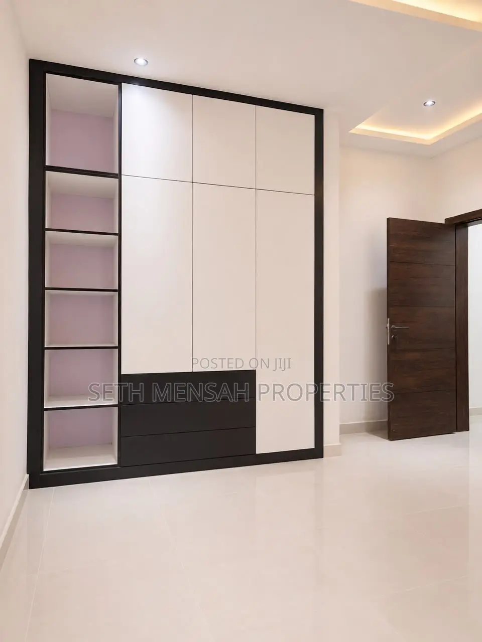 3bdrm House in 3 Bedroom Semi, Lake Side Estate for sale
