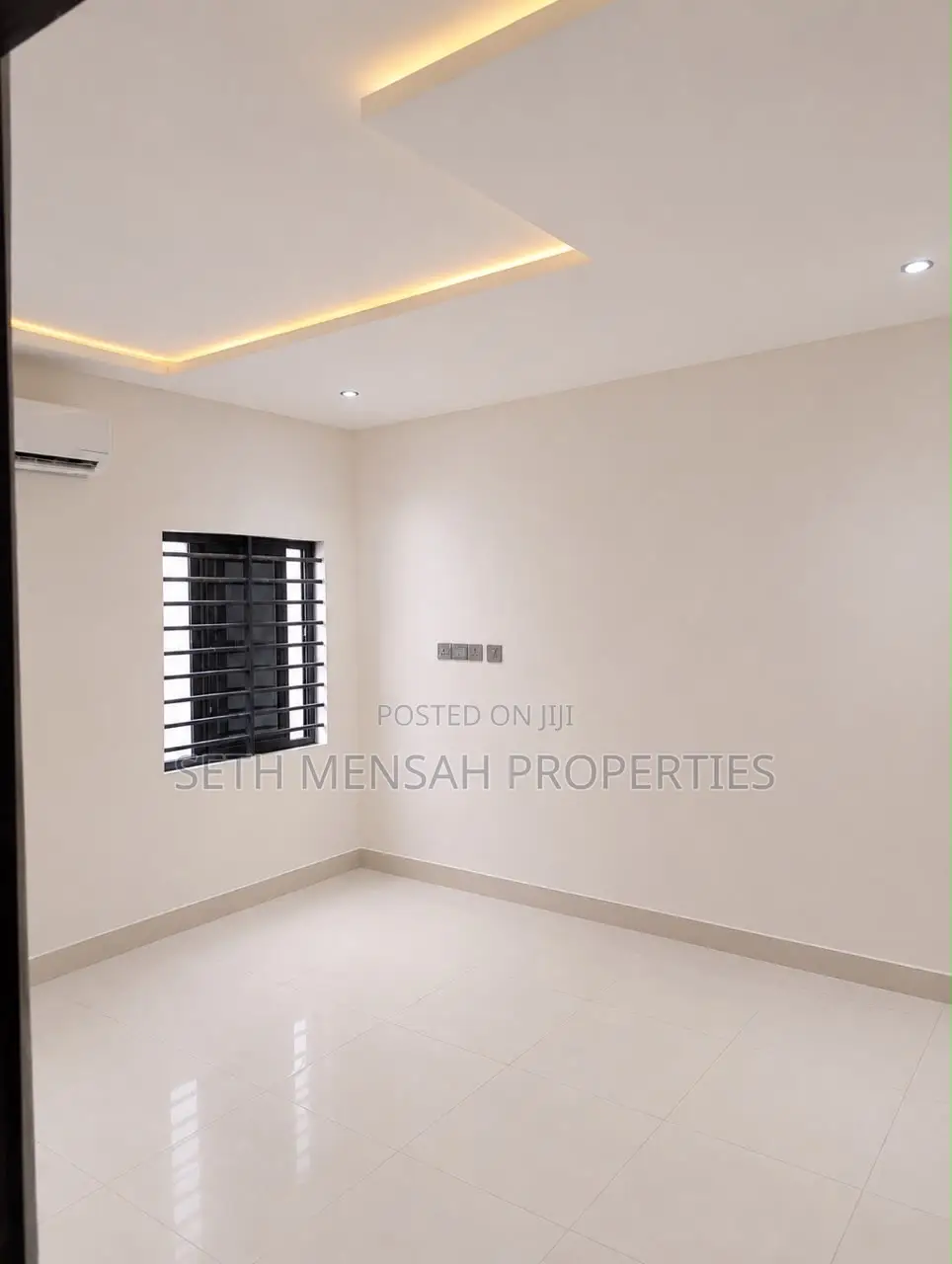 3bdrm House in 3 Bedroom Semi, Lake Side Estate for sale