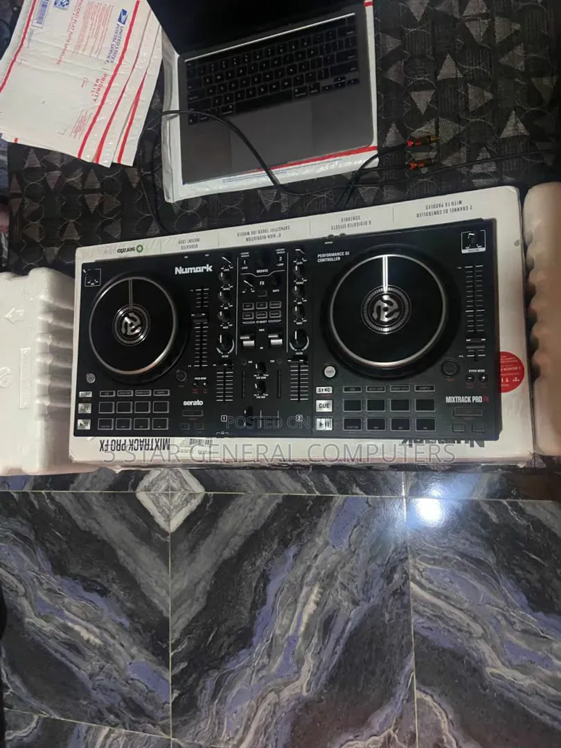 Numark Mixtrack