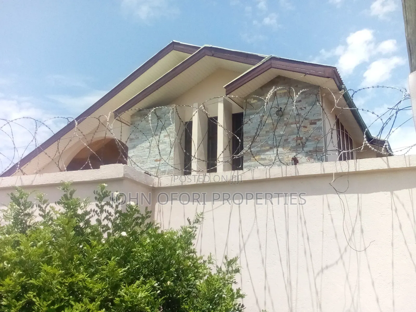 1bdrm Apartment in Emena Station, Asokore Mampong Municipal for rent