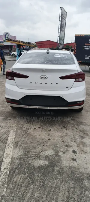 Hyundai Elantra 2019 White