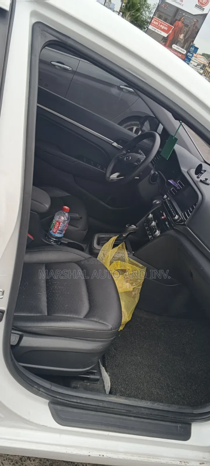 Hyundai Elantra 2019 White